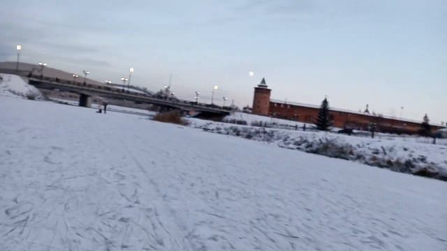 Река Коломенка покрылась льдом. смотреть онлайн