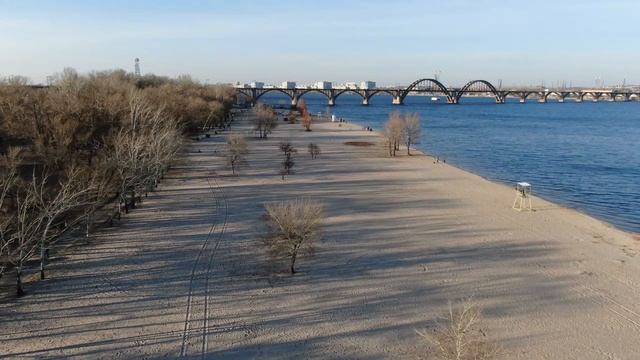 Пляж на Монастырском острове, Днепр. Как выглядит пляж на острове с высоты смотреть онлайн