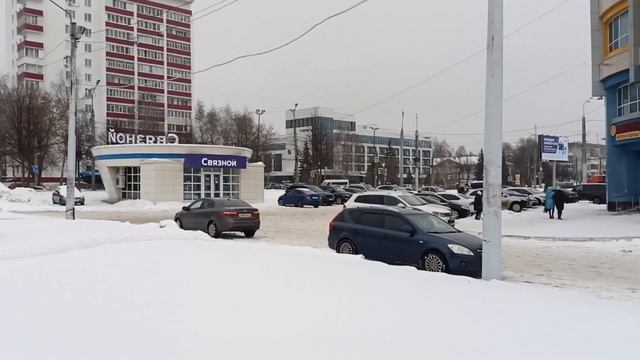 Новогодние истории .Милиция и хоровод студентов.. смотреть онлайн