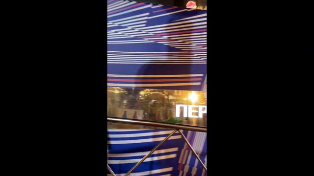 Новогодняя ярмарка в Москве.Карусель.Вкусные пончики из СССР и много интересного смотреть онлайн