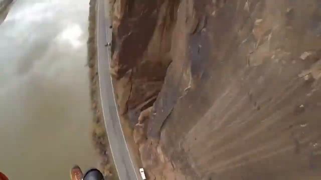 bAsE juMpIng iS FuN смотреть онлайн