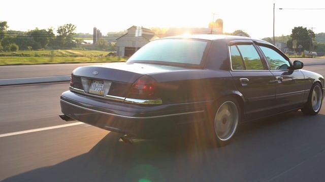 CLEANIEST VIC ON YOUTUBE? edit/showcase VIP Crown vic! смотреть онлайн