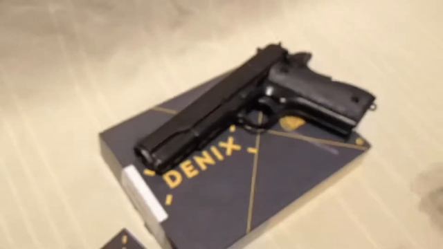 Пистолет Кольт 1911 45 калибра, Colt M1911 pistol, USA 1911, Denix 1227 смотреть онлайн