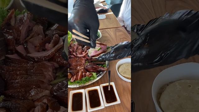 Утка по-пекински на мандаринских блинчиках