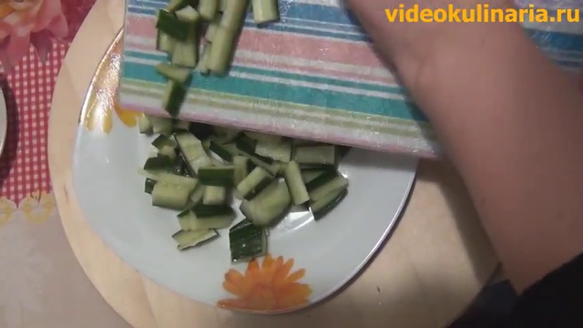 Как приготовить салат из копченной курицы смотреть онлайн