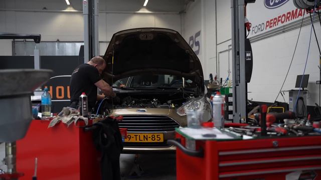 UNIEKE STAGE 2 FORD FOCUS ST MET ROLKOOI BINNEN! смотреть онлайн