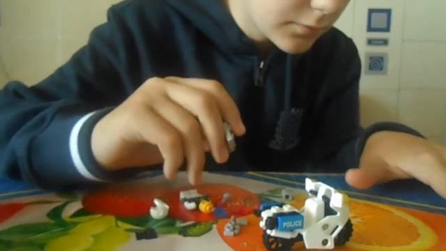 Обзор Lego - #1 - "Полиция в пути"(Lego мотоцикл полиции) смотреть онлайн
