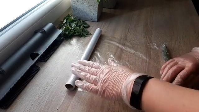 Замораживаю крапиву для рыб и креветок смотреть онлайн