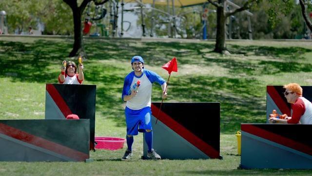 EPIC WATER GUN BATTLE! (Smosh Games vs. The Warp Zone) смотреть онлайн