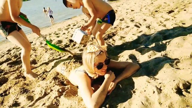 Мой Друг и Юный Блогер Адам смотреть онлайн