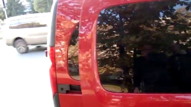 Работа электропривода двери на Renault Kangoo, Volkswagen Caddy смотреть онлайн