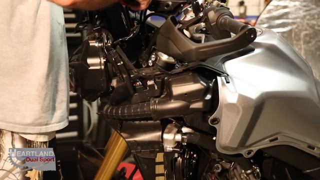 Honda Africa Twin, 12 Volt Accessory Outlet, Install Video, CRF1000L смотреть онлайн