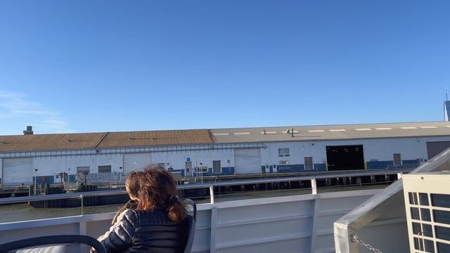 NYC Ferry Ride : Brooklyn Bridge Park to Bay Ridge, Brooklyn (February 2022) смотреть онлайн