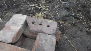 Простая и легко переносимая печь "ракета" из 20 кирпичей.