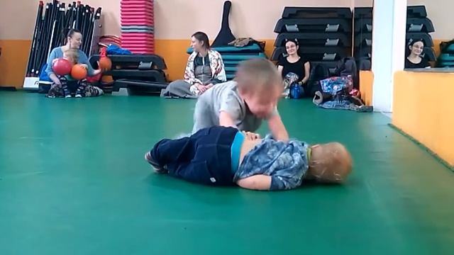 Как перекатывать бревна - Фрагмент занятия "Отцы и дети" 21 января 2017 смотреть онлайн