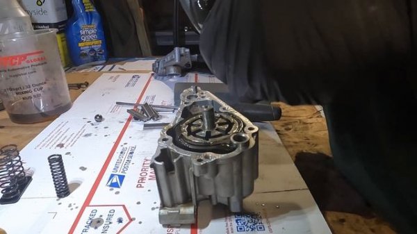 BMW N54 - N55 Oil Pump Disassembly/ Cleaning & Inspection / Reassembly