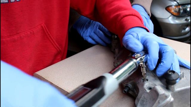 How to Replace Valve Cover Gaskets on a Mercedes E55 AMG - M113k Engines (CLS55, SL55, S55, G55) смотреть онлайн