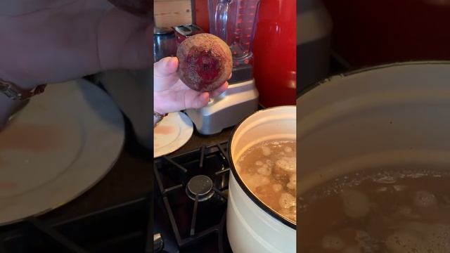 Борщ с говядиной, фасолью и черносливом смотреть онлайн