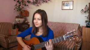 Девушка хорошо поет,классный голос,спела от души