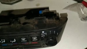 Nissan Wingroad Y11 разбираю центральную консоль