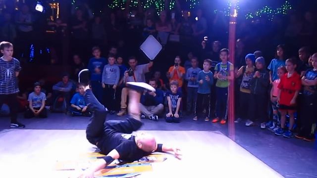 ВЯТКА FUNK 2016 - Pauk Vs Advocat (powermove Battle)