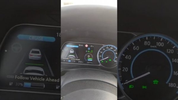 Nissan Leaf 2 поколение / Обзор системы  ProPilot / Движение в пробке