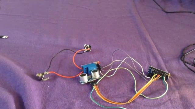 |Arduino Guitar Pedal| A pedal that works without touching it! Simple Project смотреть онлайн