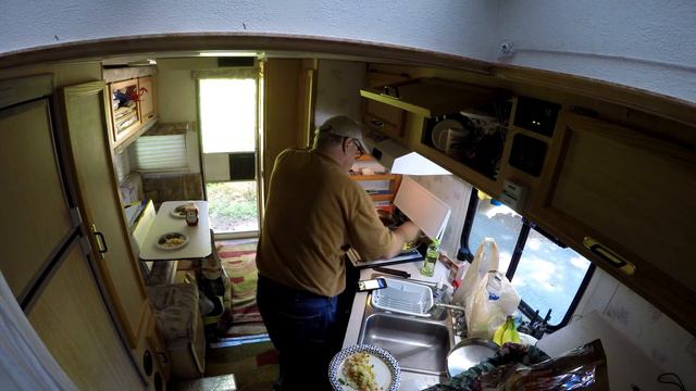 Truck Camper Job Site Lunch - Construction Progress - E-23 смотреть онлайн