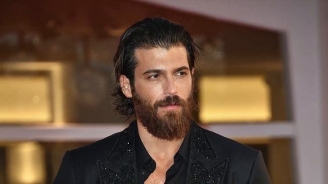 Can Yaman went on tour with his bodyguards to avoid being seen by his new girlfriend смотреть онлайн