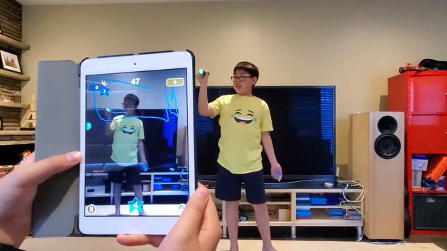 Watch us Play Pictionary Air! смотреть онлайн