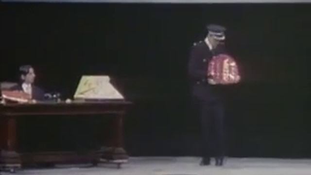 The Monty Python - Les chocolats whizzo - The whizzo chocolates смотреть онлайн