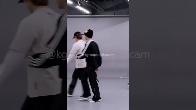 STRAY KIDS 'S-Class' || Dance Practice - [Han Fancam] смотреть онлайн