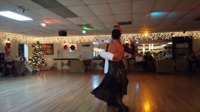 Paloma & Maxi - La Milonga De Buenos Aires - La Ideal Milonga 12/31/202 смотреть онлайн