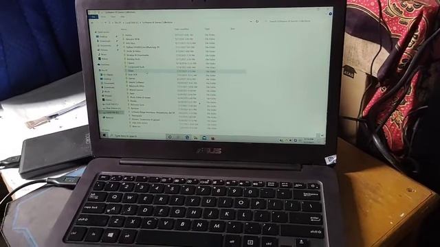 Asus Zenbook UX305F lcd dot picsel смотреть онлайн