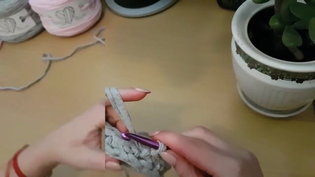 Способы перехода от дна к бортикам при вязании корзинки, а также обвязка "Зубчики" смотреть онлайн
