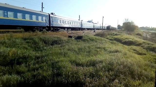 2ТЕ10Ут 0028 с первым рейсом поезда №187 Ковель - Николаев смотреть онлайн