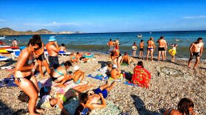 Нудисты массово поехали на ПЛЯЖИ в КРЫМ. Бесстыжие отдыхающие показываю всё как есть.