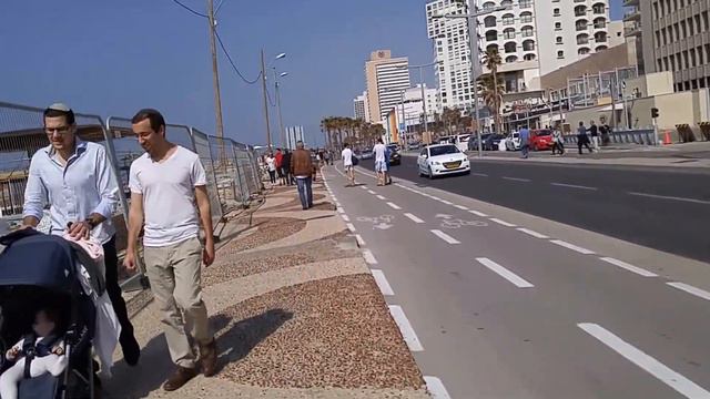 Strolling down the waterfront. Tel Aviv. смотреть онлайн
