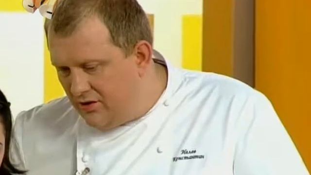 Тальята из говядины, спагетти с соусом песто, персики томленные в клубничном сиропе с маскарпоне. смотреть онлайн