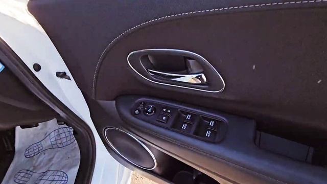 HONDA VEZEL 2014г. 1.5L HYBRID. Цена в Красноярске 1.780.000р. смотреть онлайн