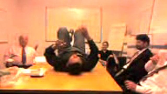 Dont be late! (*punishment for being late to work*) смотреть онлайн