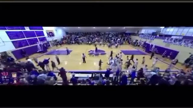 North hardin team jumps Other team player in middle of game смотреть онлайн