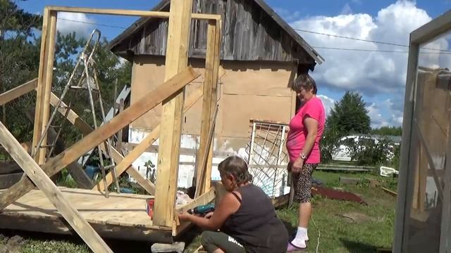 ОДНА СТРОЮ НА ДАЧЕ САНУЗЕЛ. 3 ДЕНЬ смотреть онлайн