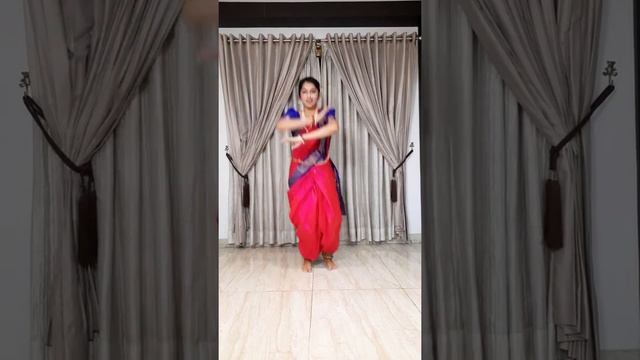 Bugadi majhi sandli ga • Phulawa Khamkar Choreography • Lavani Dance смотреть онлайн