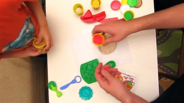 Пицца вечеринка Плей Дох. Play-Doh Pizza Party смотреть онлайн