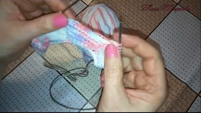 Платье для свинки. Как связать платье на игрушку. смотреть онлайн