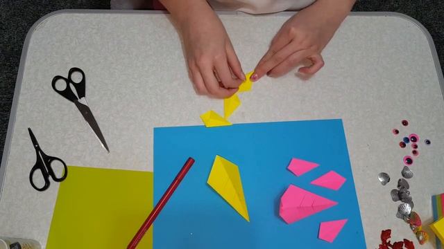 Рыбки. Аппликация из бумаги. смотреть онлайн