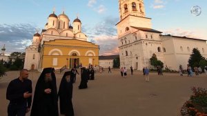 Вечерний колокольный звон после всенощного бдения. Пафнутьев Боровский монастырь