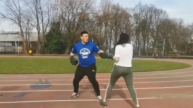 rondje boksen met Fleur смотреть онлайн