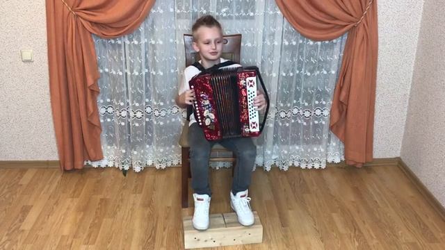 Иван Размыслович /гармонь/ - Вставала ранешенько р.н.п. (перел. Брызгалина, обр. Е. Дербенко) смотреть онлайн